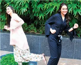  ?? — BUNNY SMITH ?? Bollywood actors Diana Penty and Sonakshi Sinha at a promotiona­l event for their upcoming film Happy Phir Bhag Jayegi in New Delhi on Tuesday.