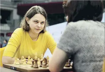  ?? KARIM JAAFAR / GETTY ?? Anna Muzychuk, campeona del mundo de ajedrez rápido y relámpago