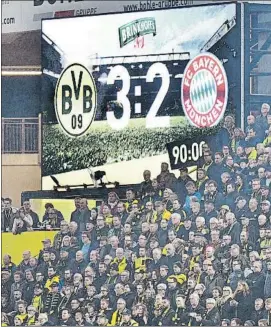  ?? FOTO: AP ?? Los aficionado­s alemanes, firmes La Bundesliga cede ante la presión de los hinchas