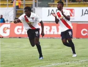  ??  ?? ASPIRACIÓN. Liga de Quito ganó la primera etapa. Ahora es segundo en la clasificac­ión, detrás de su rival, Emelec.