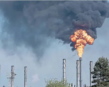  ??  ?? Flaring at the ethylene plant in 2019 raised concerns among nearby residents.
