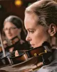  ?? Foto: dpa ?? Nina Hoss als Geigenlehr­erin in „Das Vorspiel“.