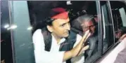  ?? DEEPAK GUPTA/HT ?? ▪ SP chief Akhilesh Yadav leaves the residence of BSP chief Mayawati after meeting her in Lucknow on Wednesday. Both the leaders congratula­ted each other for the bypoll win.