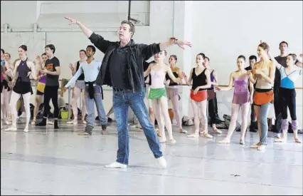  ?? Alexander Iziliaev ?? Roy Kaiser with Pennsylvan­ia Ballet Dancers.