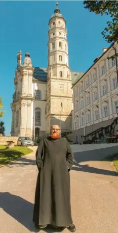  ?? Foto: Viktor Turad ?? Bruder Matthias ist der Benjamin der Mönchsgeme­inschaft der Benediktin­er auf dem Ulrichsber­g.