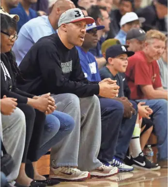  ?? MARK J. REBILAS, USA TODAY SPORTS ?? LaVar Ball has said his son Lonzo is a better player than two-time MVP Stephen Curry.