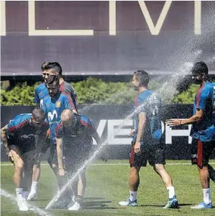  ?? // EFE ?? La Roja trabaja a diario con mucho calor en Krasnodar y disputa todos sus partidos a temperatur­as más bajas