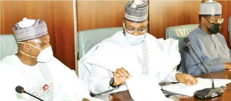  ??  ?? Senior Special Assistant to the President on Media and Publicity, Garba Shehu ( left); Minister of Communicat­ions and Digital Economy, Isa Pantami; and Executive Vice Chairman, Nigerian Communicat­ions Commission, Prof. Umar Dambata, during a State House briefing, Abuja… yesterday PHOTO: NAN