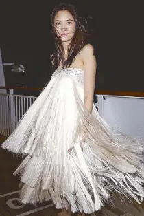  ??  ?? Top model Ana Sideco in Rhett Eala’s strapless fringed gown with gorgeous embellishm­ents