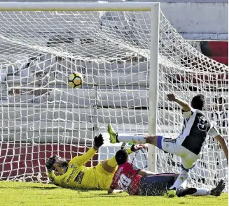  ??  ?? SE TIENE una gran confianza en conseguir el triunfo el lunes ante Pollos Querétaro. Marco Bedolla