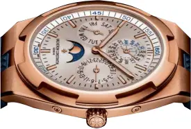  ??  ?? The Overseas ultra-thin perpetual calendar is one of the slimmest in the market, measuring just 8.1mm thick.