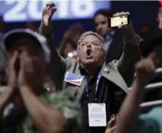  ?? MATT ROURKE/THE ASSOCIATED PRESS ?? Delegates boo Sen. Ted Cruz as he speaks Wednesday in Cleveland.