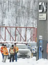 ??  ?? L’incident est survenu aux installati­ons du CN, situées sur la rue Saint-François. Collaborat­ion spéciale: Digiphoto Actualité