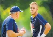  ?? GETTY IMAGES ?? Stuart Broad with bowling coach Chris Silverwood.