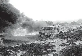  ?? ESPECIAL ?? En Hidalgo, una camioneta quedó calcinada, luego de la explosión.