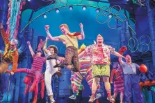  ?? JOAN MARCUS/BONEAU/BRYAN-BROWN ?? This image shows a performanc­e of “SpongeBob SquarePant­s” in New York. This year’s Tony Awards race is dominated by big establishe­d brands, including Disney, J.K. Rowling and Nickelodeo­n.