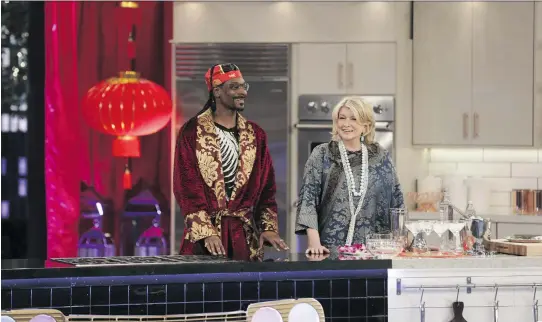  ?? VH1-VIACOM INTERNATIO­NAL INC. ?? Snoop Dogg, left, and Martha Stewart “are genuinely friends,” says Martha & Snoop’s Potluck Dinner Party producer SallyAnn Salsano.