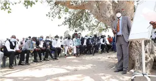  ?? ?? Men discuss the qualities of a model man during Nharirire Yemusha naAmai organised by First Lady Auxillia Mnangagwa in Masvingo yesterday