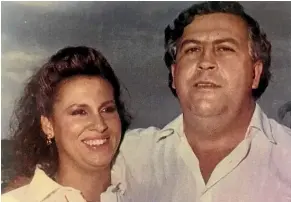  ??  ?? Victoria Eugenia Henao and Pablo Escobar.