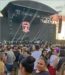  ??  ?? CONCIERTOS DE ROCK. Hasta ahora el más grande desde que está la pandemia se realizó en Nueva Zelanda con 50.000 asistentes en un estadio de rugby. También se realizó otro en Barcelona con 5.000, y este fin de semana en Liverpool con una asistencia similar.