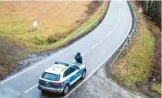  ?? ?? Polizeiabs­perrung auf der Kreisstraß­e 22 Ende Januar in der Nähe des Tatorts.