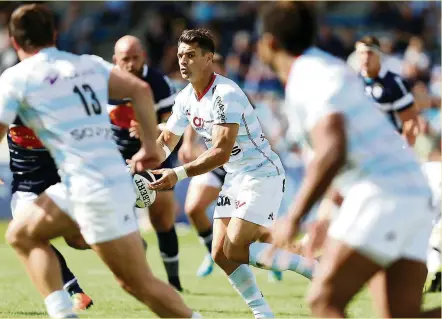  ?? Photo Icon Sports ?? Dan Carter, maître à jouer des Francilien­s, doit retrouver un peu de son aura et de son emprise sur le rendement des Racingmen. Au risque de rencontrer une nouvelle déconvenue à Brive.