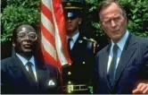  ??  ?? Welcome to Washington: President Bush greets Mugabe in the U.S. capital in 1991