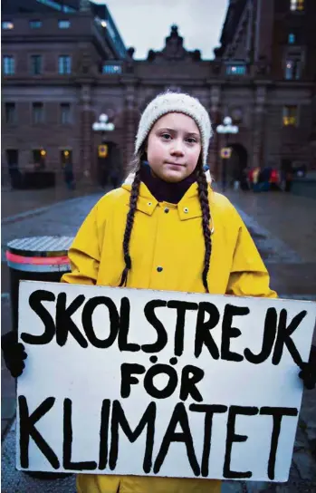  ?? (HANNA FRANZEN/TT NEWS AGENCY ?? Greta Thunberg, le modèle des protestata­ires suisses, devant le parlement suédois.