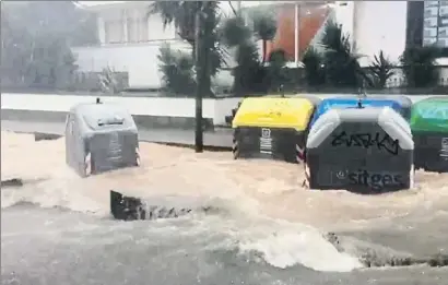  ?? LA VANGUARDIA ?? Una enorme riada se llevó todo lo que encontró a su paso en Sitges