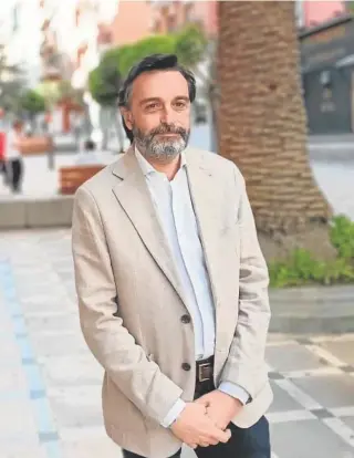  ?? ?? Francisco Joaquín Martínez posa para ABC en una calle de Jaén // ABC