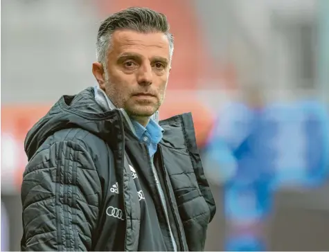  ?? Foto: Armin Weigel, dpa ?? Zum dritten Mal schon Trainer in Ingolstadt: Tomas Oral. Der FCI startet gegen FC Bayern II in die Restsaison.