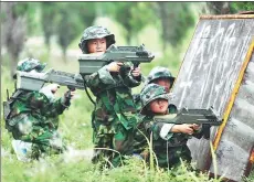  ?? PROVIDED TO CHINA DAILY ?? Children play shooting games at a tourism site in Huaibei, Anhui province.