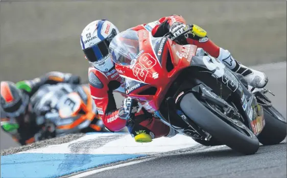  ??  ?? Ashford’s Brad Ray in British Superbike Championsh­ip action at Knockhill in Scotland