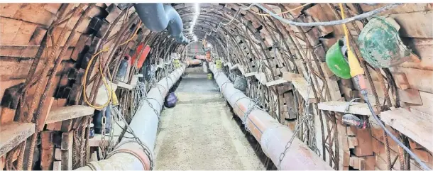  ?? FOTOS: CHRISTOS PASVANTIS ?? 20 Meter lang ist der Tunnel schon - 160 kommen noch dazu.