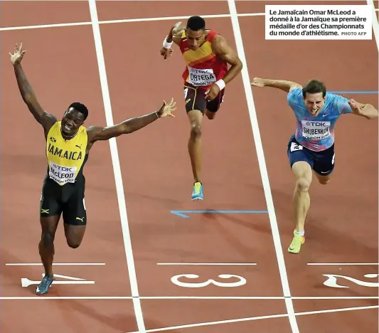  ?? PHOTO AFP ?? Le Jamaïcain Omar McLeod a donné à la Jamaïque sa première médaille d’or des Championna­ts du monde d’athlétisme.