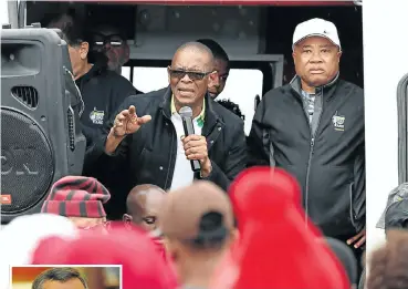  ?? Picture: Esa Alexander ?? ANC secretary-general Ace Magashule, left, with ANC comrade Tony Yengeni, go door to door in Marikana informal settlement, in Philippi, Western Cape.