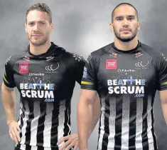  ?? Helen Smiddy/O’Neills Irish Sportswear ?? Lloyd White (left) and Macgraff Leuluai wearing Widnes’s 2018 home kit.