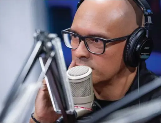  ?? KING EVE. ?? Juan José Andrade es un aficionado de la radio. Su primera experienci­a en ese medio la trazó en Radio Fides a mediados de la década de los 80. Ahí estuvo por dos años y medio. Actualment­e, dirige su propio programa en Teletica Radio.