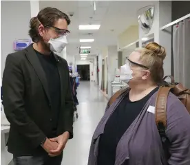  ?? ?? Best medicine: Left, Magda Szubanski is on a mission to improve the nation’s heart health; above, Szubanski with Dr Sandro Demaio; and below, Szubanski hits the court with Mansfield netballers.