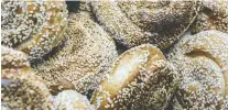  ?? DAVE SIDAWAY ?? St-viateur's Saul Restrepo says their hole-less bagels aren't likely to return since they require a different, “longer” production process.