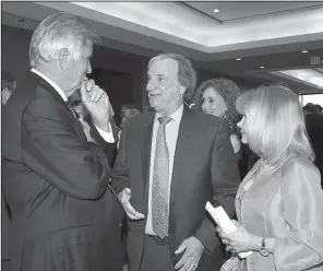  ??  ?? Former Gov. Mike Beebe with Chip and Cindy Murphy