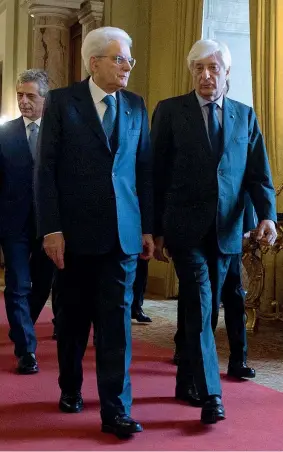  ?? (Lapresse) ?? Al Quirinale Il capo dello Stato Sergio Mattarella, 76 anni, con il segretario generale Ugo Zampetti, 68