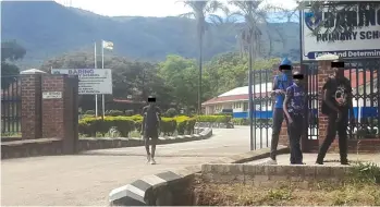  ?? ?? It was business as usual at Baring Primary School in Mutare on Wednesday, with learners attending the banned holiday lessons — Picture: Ray Bande