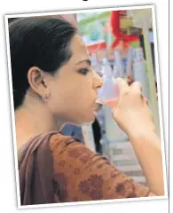  ?? PHOTO: SAUMYA KHANDELWAL/ HT ?? Chug something nice at Sharbat Mela