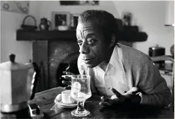  ??  ?? James Baldwin a consacré son oeuvre et sa vie à la question raciale.
