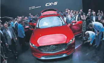  ??  ?? Mazda CX-5 Dotado con respaldos traseros de inclinació­n regulable y lo último en asistencia de conducción