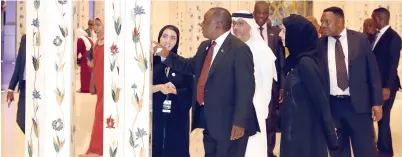  ?? Wam photo ?? Cyril Ramaphosa along with officials from the UAE and South Africa during his visit to the Sheikh Zayed Grand Mosque. —