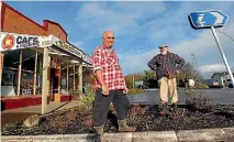  ?? PHOTO: ROSS GIBLIN/FAIRFAX NZ ?? Charlie Death, left and Joe Sweeny were staunch supporters of Eketahuna after a 2014 warning about the demise of small towns.