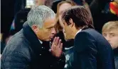  ??  ?? Nemici Mourinho a Conte in ManU-Chelsea del 2016: «Non si esulta così sul 4-0» (Action Image)