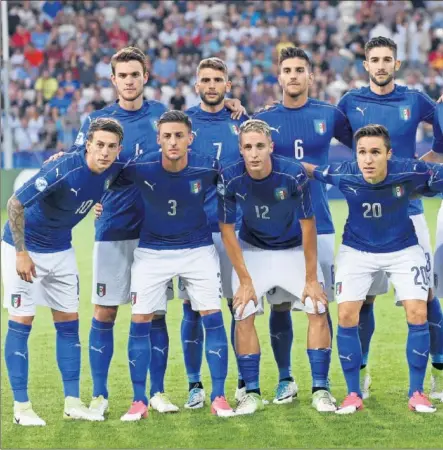  ??  ?? AL LÍMITE. Italia consiguió su billete a las semifinale­s después de vencer por la mínima a Alemania en el último encuentro del grupo B.